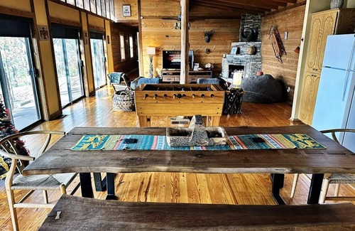 Smithville Cabin | Secluded mountain top cabin with amazing views and hot tub!