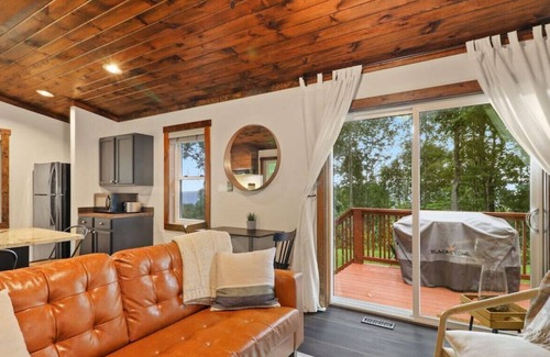 Zionville House | Secluded Mountain-top Modern Cabin In Boone