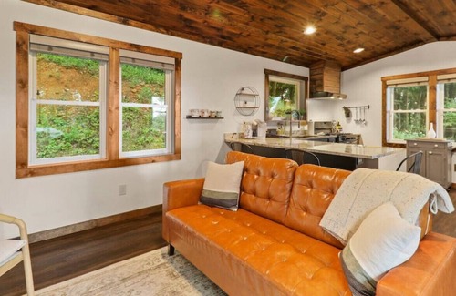 Zionville House | Secluded Mountain-top Modern Cabin In Boone