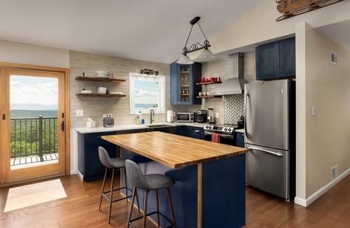 Bergton Ski Chalet | Secluded Mountain Chalet with Million Dollar Views! Family and Pet Friendly