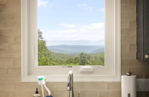 Bergton Ski Chalet | Secluded Mountain Chalet with Million Dollar Views! Family and Pet Friendly