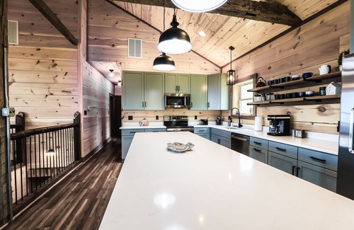 Fishers Hill House | Secluded Mountain Cabin with Spectacular Views- Hiker's Dream