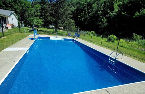 New Milford RV Rental | Secluded Mountaintop Retreat – Rustic Luxury & Panoramic Views at Freedom Farm