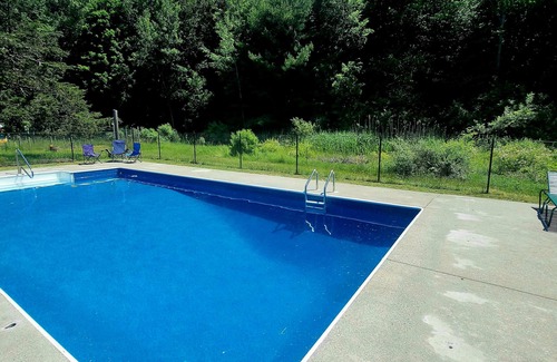 New Milford RV Rental | Secluded Mountaintop Retreat – Rustic Luxury & Panoramic Views at Freedom Farm