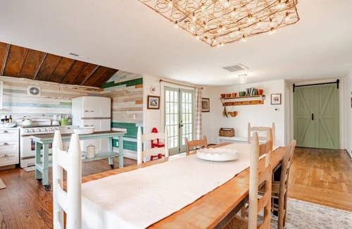 Danbury Cottage | Secluded Mountaintop Cottage on 10 Acres