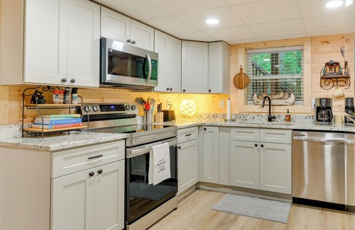 Murphy Apartment | Secluded Murphy Vacation Rental w/Private Hot Tub