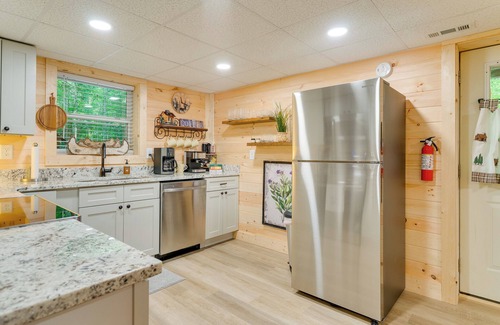 Murphy Apartment | Secluded Murphy Vacation Rental w/Private Hot Tub