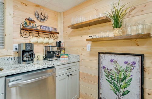 Murphy Apartment | Secluded Murphy Vacation Rental w/Private Hot Tub