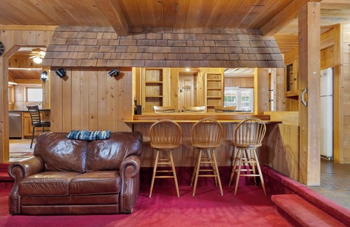 Skippers House | Secluded Nature Retreat w/Trails, Fire Pit, Ping-Pong, Foosball, Games!