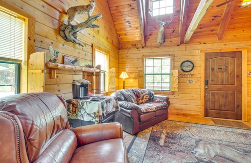 Oakland Cabin | Secluded Oakland Cabin w/Private Yard!