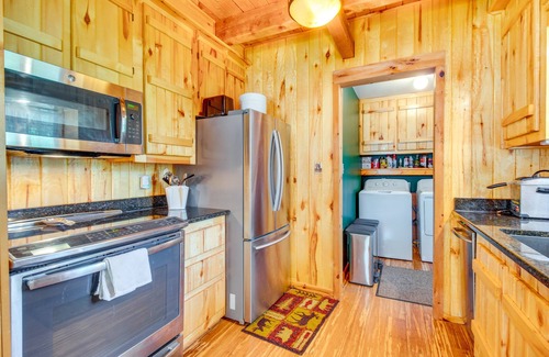 Oakland Cabin | Secluded Oakland Cabin w/Private Yard!