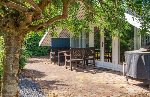Ansager House | Secluded Oasis by Kvie Lake-By Traum