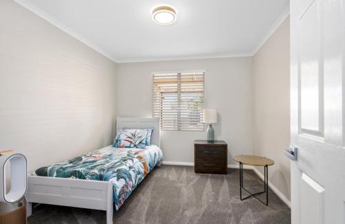 South Kalgoorlie House | Secluded oasis & inground pool