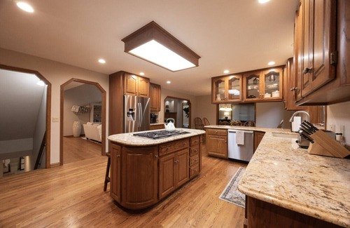 Poynette House | Secluded Oasis-Sauna+Hot Tub