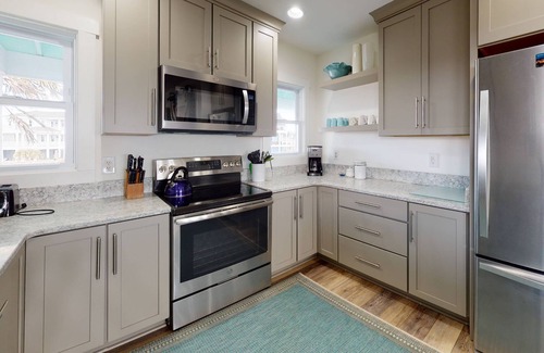 South Beach House | Secluded Oceanfront Home, Amazing Sunsets, Steps from Beach, Wrap Around Deck, BHI/Shoals Clubs+Golf