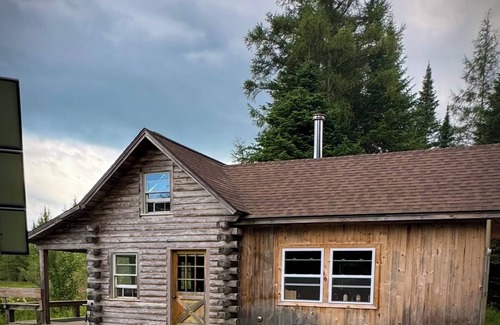 Lancaster Cabin | Secluded off grid retreat on a sustainable farm in the White Mountains.