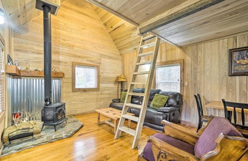 Gallipolis Ferry Apartment | Secluded Patriot Escape - 50 Acres of Hiking!