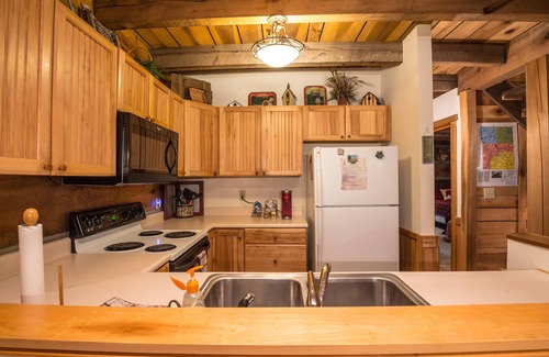 Helmsburg Cabin | Secluded, pet-friendly close to Nashville!