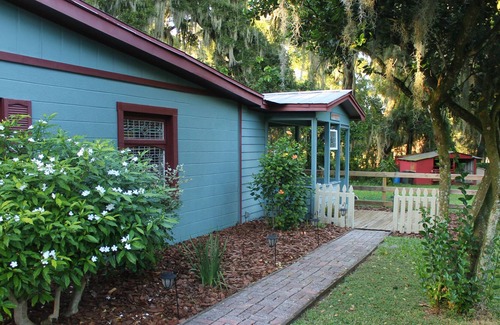 Lakeland House | Secluded Pool House located on 2.5 acres of property