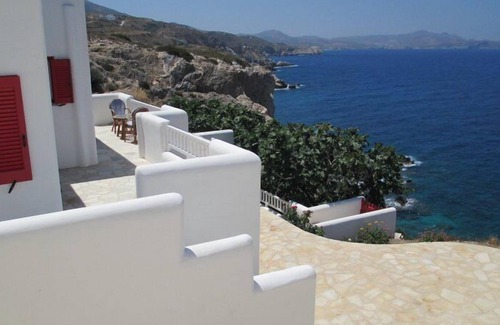 Naxos Villa | Secluded private cliff's edge villa w/ trail to beach and restaurant.