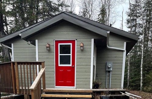 Sioux Lookout Cottage | Secluded Quiet Executive retreat with a lake view and private cozy patio