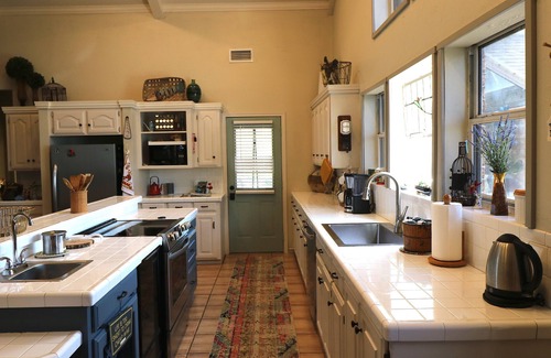 Elmo House | Secluded Ranch House with Private 4 Acre Pond