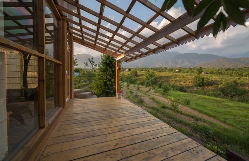 Chachian Cottage | Secluded Red Cedar Cottage, Palampur
