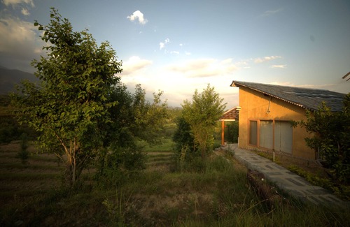 Chachian Cottage | Secluded Red Cedar Cottage, Palampur