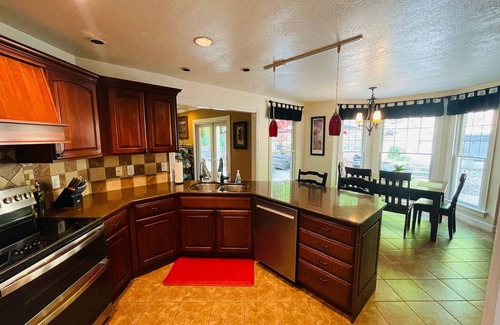 Rockbridge House | Secluded Retreat in Hocking Hills with Hot Tub – 10 Min from Old Man’s Cave