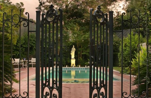 Arsenal Apartment | Secluded Retreat Near Riverwalk