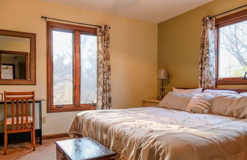 Westerville House | Secluded Retreat