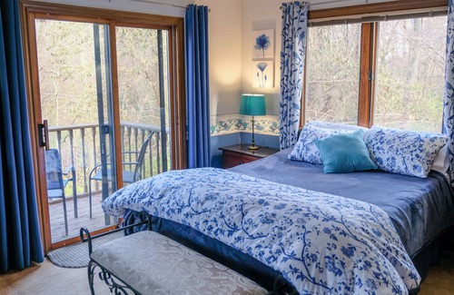 Westerville House | Secluded Retreat