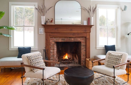 Londonderry House | Secluded Retreat Views, Private Pond & Chef's Kitchen