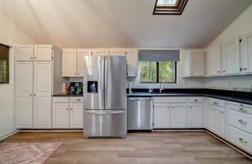 Hedgesville Cabin | Secluded Retreat w Hot Tub, FirePit & Pool Access