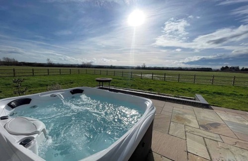 Denchworth House | Secluded Ridgeway View Barn Conversion