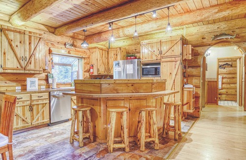 Marmot Cabin | Secluded Riverwoods Lodge, Sandy River, Woodstove, Hot Tub, Dog-friendly
