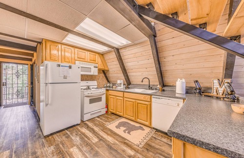 Ruidoso Cabin | Secluded Ruidoso Cabin w/ Hot Tub & Fireplace!