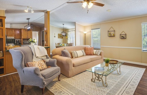 Normangee House | Secluded Rural Home in Normangee!