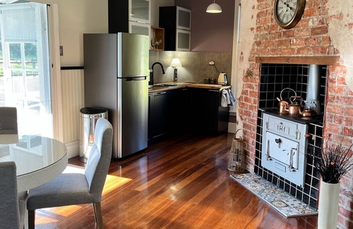 Stirling Estate Cottage | Secluded rural retreat in Southwest WA, 5-minute drive to the beach.