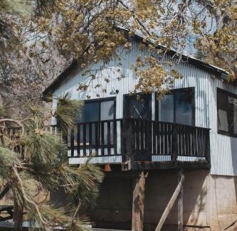 Dunlap House | Secluded rustic 1-bedroom cabin on private land