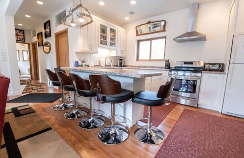 Nekoosa Cabin | SECLUDED RUSTIC RETREAT - PET FRIENDLY