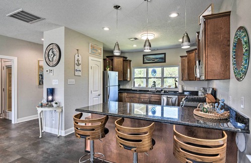 El Lago House | Secluded Seabrook Waterfront Home w/Patio!