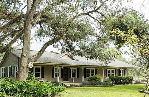Sweeny House | Secluded & Secure Country Home Fully Remodeled, Pets Welcome with Doggy Day Spa