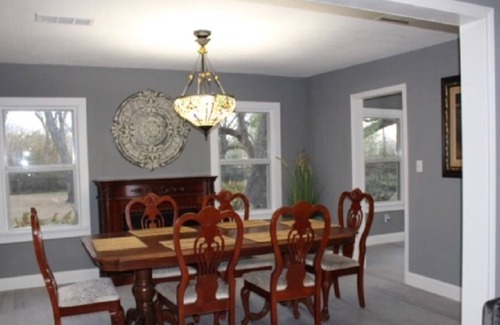 Sweeny House | Secluded & Secure Country Home Fully Remodeled, Pets Welcome with Doggy Day Spa