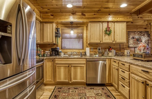 Gatlinburg - Pigeon Forge Cabin | Secluded Setting-Cozy Cabin Rental- Firepit Gameroom Internet Access-In Great Smoky Mountains