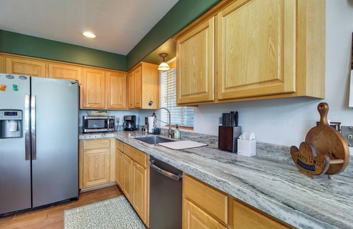 Linden House | Secluded Show Low Home Near Hiking Trails!
