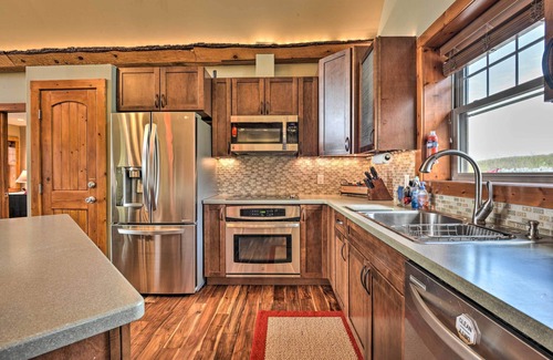 Jones Mills House | Secluded Somerset House w/ Mtn View & 4 + Acres!