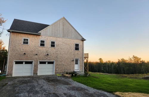 Becket House | Secluded Sophistication in the Berkshires - 40 Acres of Quiet Luxury in Becket.