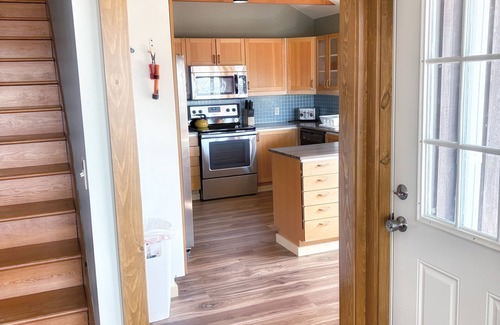 James Creek Cabin | Secluded/Spacious Cabin with 5 BR, 5 min to resort "New Kitchen coming 2026!"