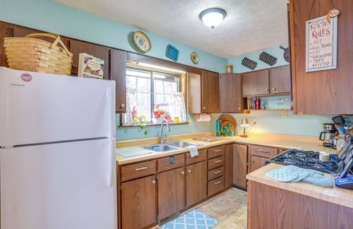 Hood Cabin | Secluded Stanardsville Cabin: Pets Welcome